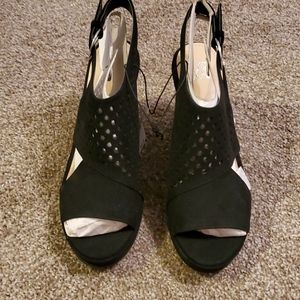 NY&CO BLACK WEDGES